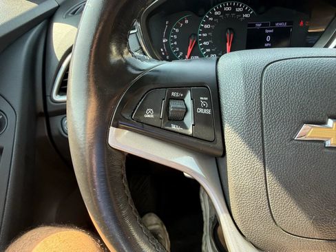 Used 2019 Chevrolet Trax LT w/ LT Convenience Package FWD image 26