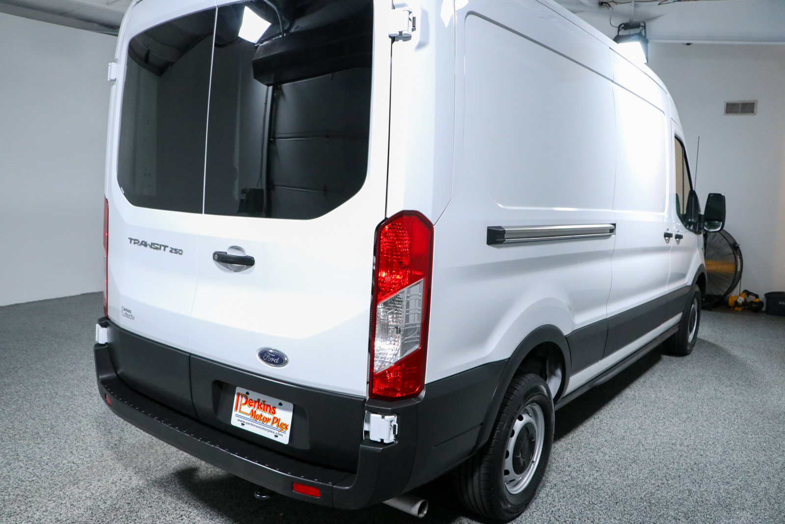 Used 2025 Ford Transit 250 148 Medium Roof w/ Load Area Protection Package RWD image 7