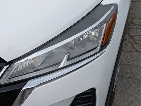 Used 2023 Nissan Kicks S image 12