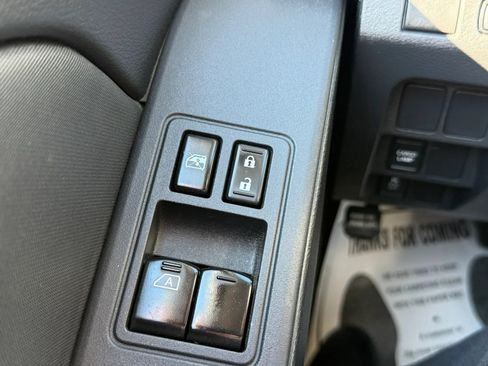 Used 2022 Nissan Frontier S RWD image 21