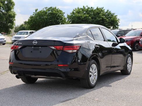 Used 2025 Nissan Sentra S FWD image 9