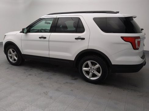 Used 2019 Ford Explorer w/ Class III Trailer Tow Package image 3