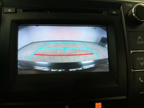 Used 2016 Toyota Camry SE FWD image 14