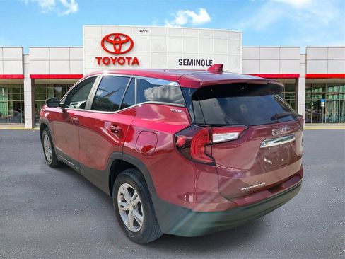 Used 2023 GMC Terrain SLE image 4