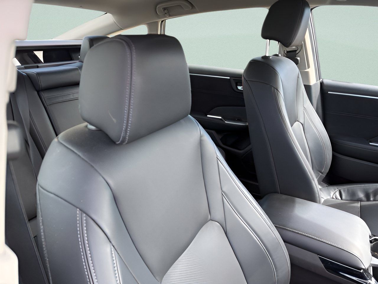 Used 2018 Honda Clarity Touring image 8