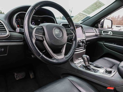 Used 2022 Jeep Grand Cherokee Limited image 7