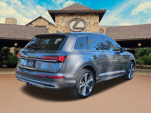Used 2022 Audi Q7 Premium Plus w/ Premium Plus Package image 2