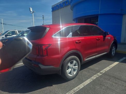 Used 2022 Kia Sorento LX AWD/4WD image 9