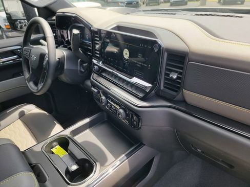Certified 2025 Chevrolet Silverado 2500 ZR2 w/ Technology Package AWD/4WD image 18