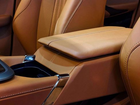 New 2026 Aston Martin DBX 707 image 34