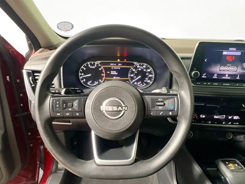Used 2023 Nissan Rogue SV FWD image 17
