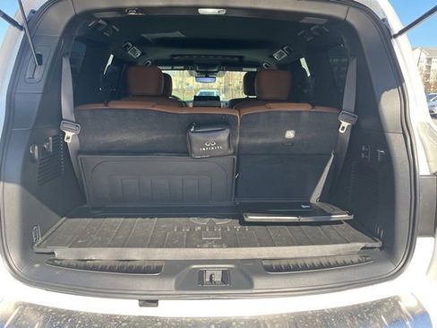 Used 2024 INFINITI QX80 Sensory w/ All-Season Package image 19