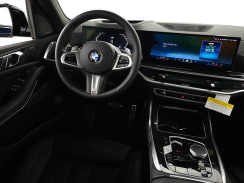 Used 2026 BMW X7 xDrive40i w/ M Sport Package AWD/4WD image 14