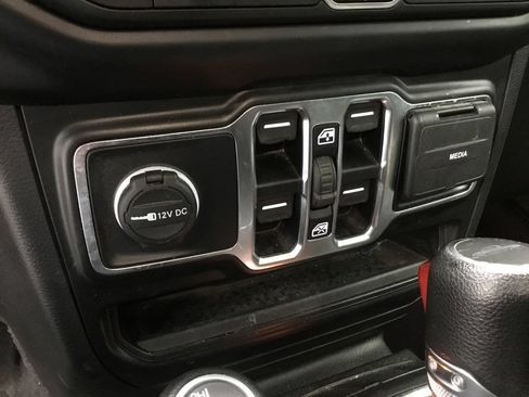 Used 2022 Jeep Gladiator Sport AWD/4WD image 19