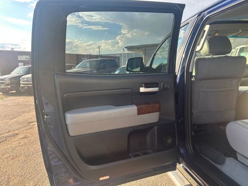 Used 2010 Toyota Tundra Limited image 31