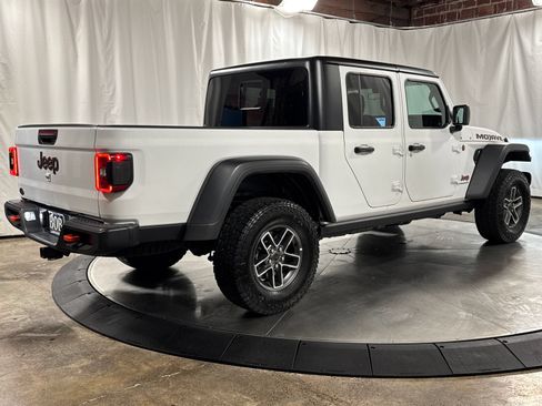 Used 2026 Jeep Gladiator Mojave AWD/4WD image 10