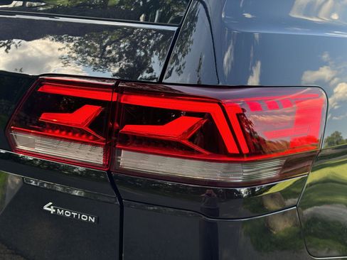 Used 2023 Volkswagen Atlas SEL R-Line AWD/4WD image 23