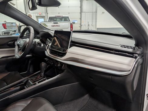 Used 2023 Jeep Compass Limited w/ Sun and Sound Group image 16