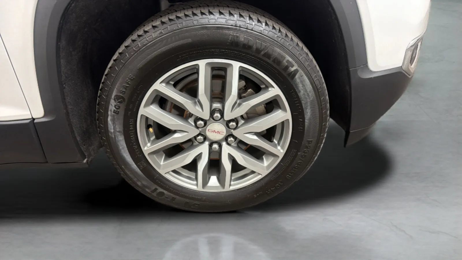 Used 2018 GMC Acadia SLE w/ LPO, Cargo Package FWD image 26