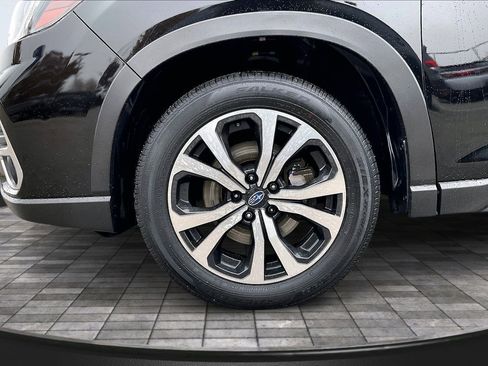 Used 2021 Subaru Forester Limited image 8