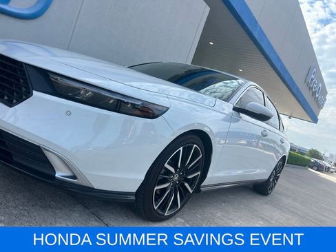 Used 2025 Honda Accord Touring image 4
