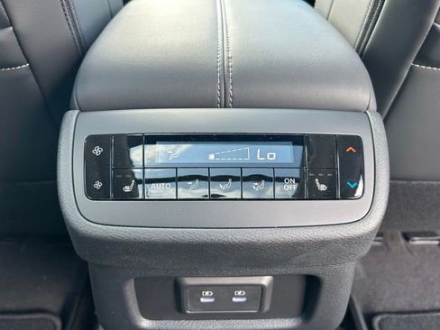 New 2026 Nissan Pathfinder SL w/ SL Premium Package AWD/4WD image 38