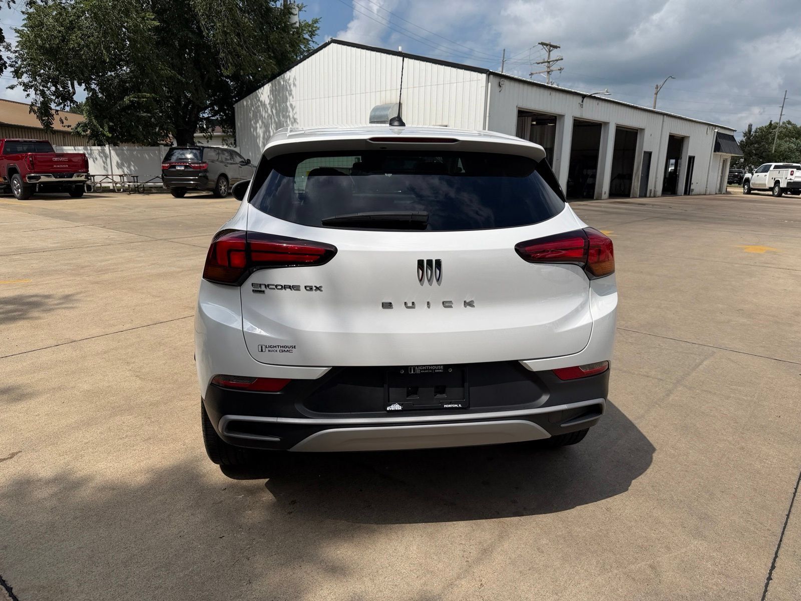 Used 2024 Buick Encore GX Preferred w/ Comfort Package AWD/4WD image 29