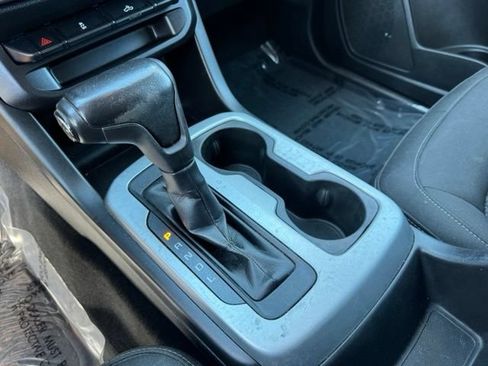 Used 2020 Chevrolet Colorado LT RWD image 28