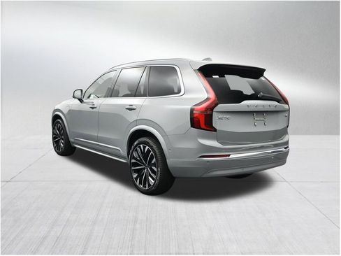 Used 2025 Volvo XC90 T8 Plus AWD/4WD image 3