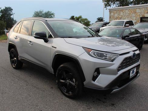 Used 2021 Toyota RAV4 XSE AWD/4WD image 9