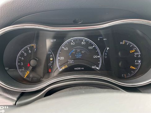 Used 2021 Jeep Grand Cherokee Laredo image 12