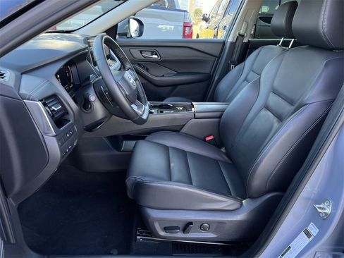 Certified 2025 Nissan Rogue SL w/ Tech Package image 21