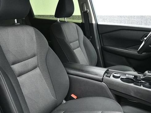 Used 2024 Nissan Rogue SV AWD/4WD image 9
