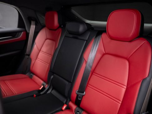 Used 2025 Porsche Cayenne Turbo image 69