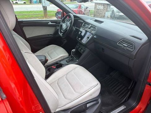 Used 2018 Volkswagen Tiguan SEL Premium w/ R-Line Package FWD image 16