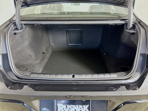 New 2026 BMW 740i w/ Premium Package image 28