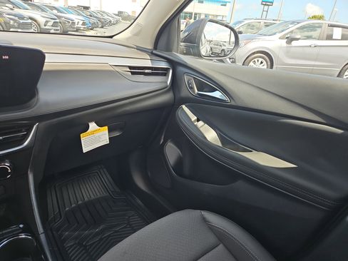 Used 2024 Buick Encore GX Preferred FWD image 9