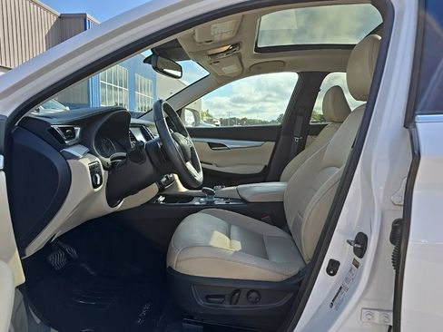 Used 2019 INFINITI QX50 Luxe w/ Cargo Package image 9