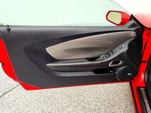 Used 2015 Chevrolet Camaro SS RWD image 11