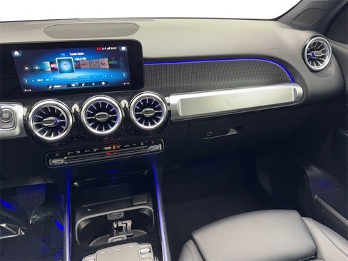 Used 2023 Mercedes-Benz EQB 300 4MATIC image 52