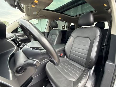 Used 2019 Volkswagen Atlas SEL Premium image 23