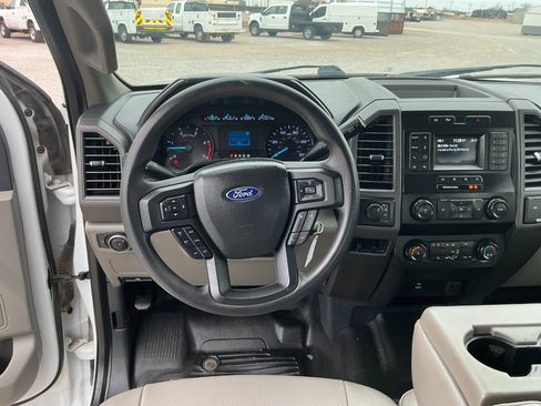 Used 2022 Ford F250 XL w/ Power Equipment Group image 10