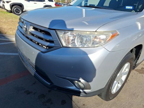Used 2011 Toyota Highlander 2WD image 10