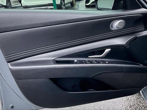 Used 2022 Hyundai Elantra SEL w/ Convenience Package image 21