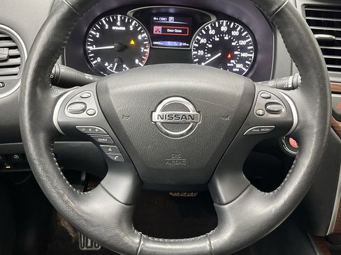 Used 2019 Nissan Pathfinder Platinum image 16