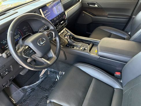 Used 2024 Lexus GX 550 w/ Accessory Package (2T) AWD/4WD image 10