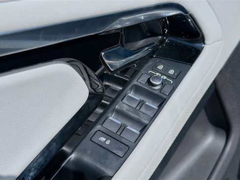 Used 2021 Land Rover Range Rover Evoque R-Dynamic S AWD/4WD image 21