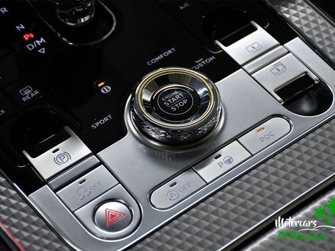 Used 2023 Bentley Flying Spur W12 image 44