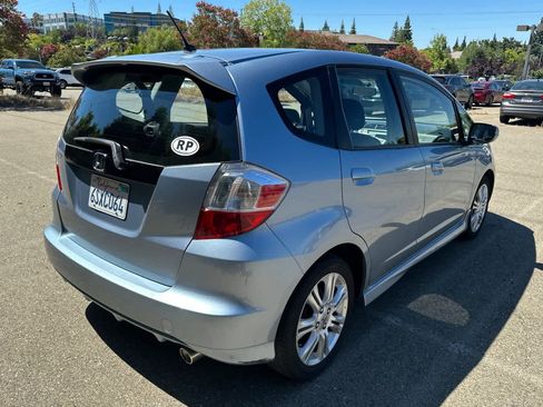 Used 2011 Honda Fit Sport image 2