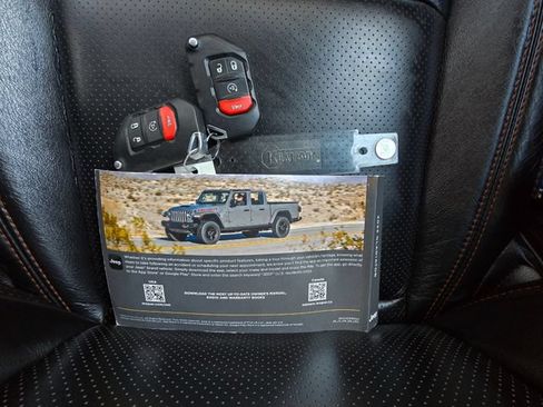 Certified 2023 Jeep Gladiator Mojave w/ LED Lighting Group AWD/4WD image 33